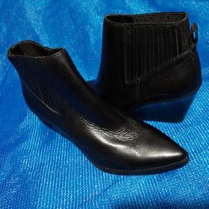 Calvin Klein 7.5M Leather Wedge Pull Tabby Booties